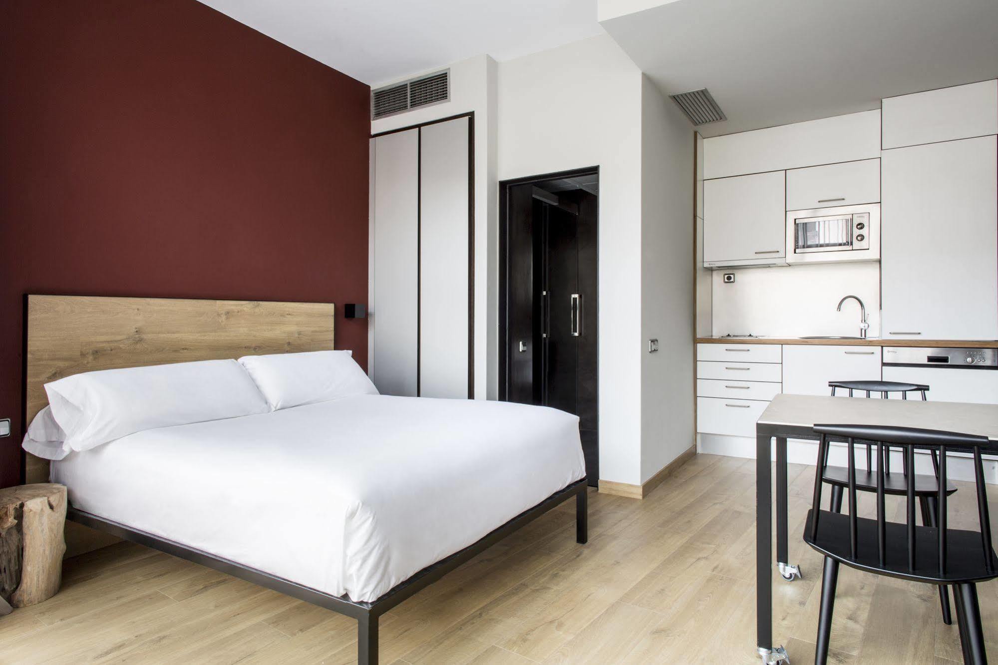 Aparthotel Allada 3* Barcelona Exteriör bild